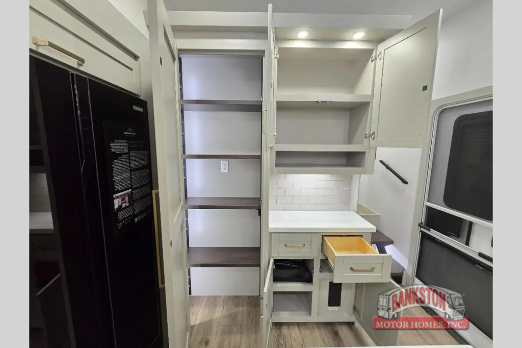 2026 Brinkley Model Z 3600, Photos photo 17