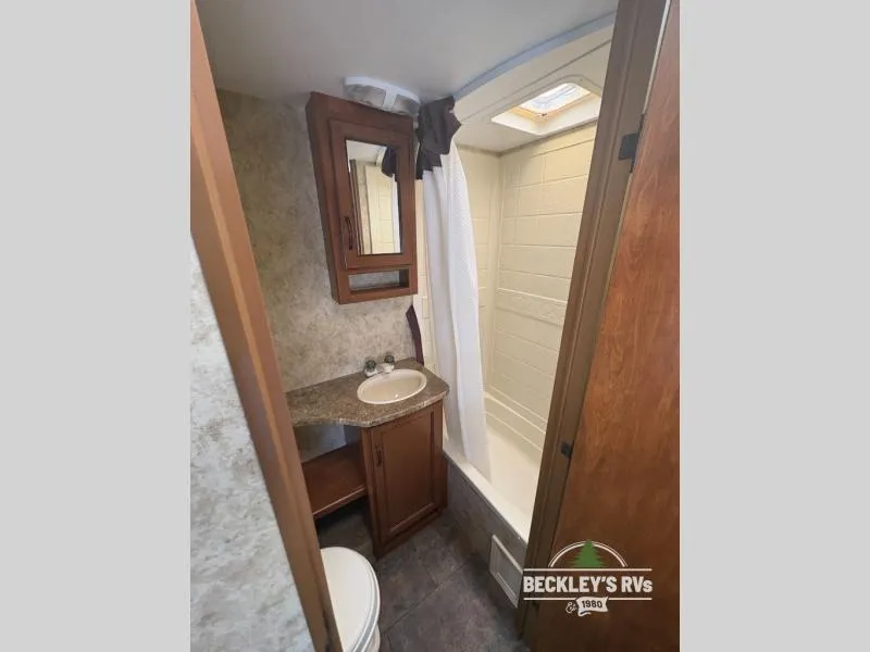 2012 Keystone RV Bullet 294BHS - Photo 3