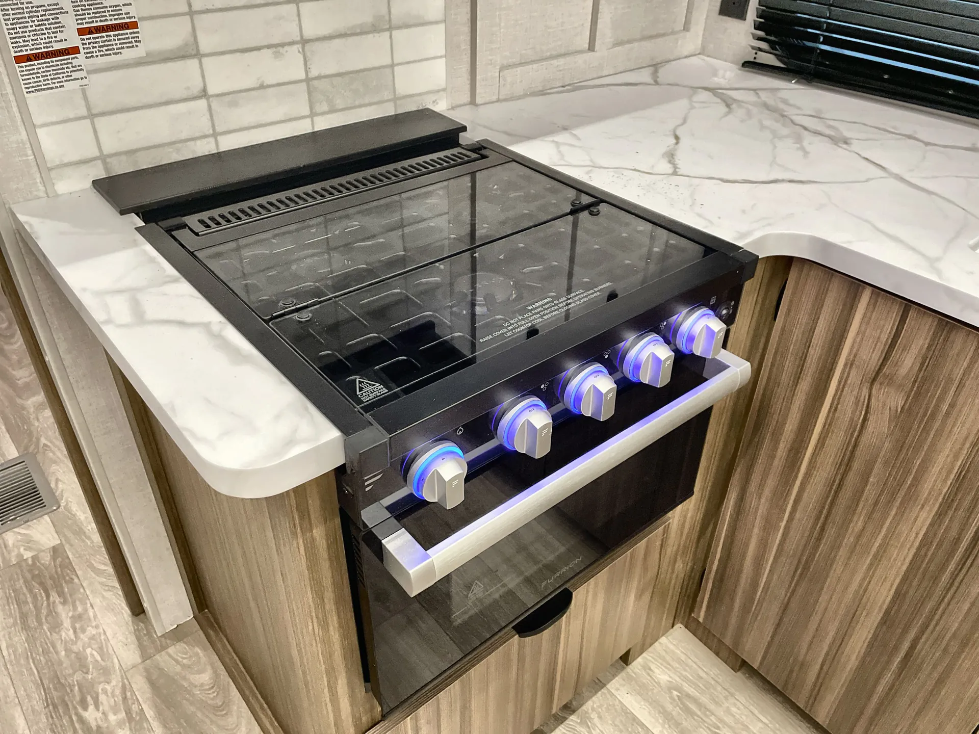 2026 Forest River Wildwood 300ICE — stove oven