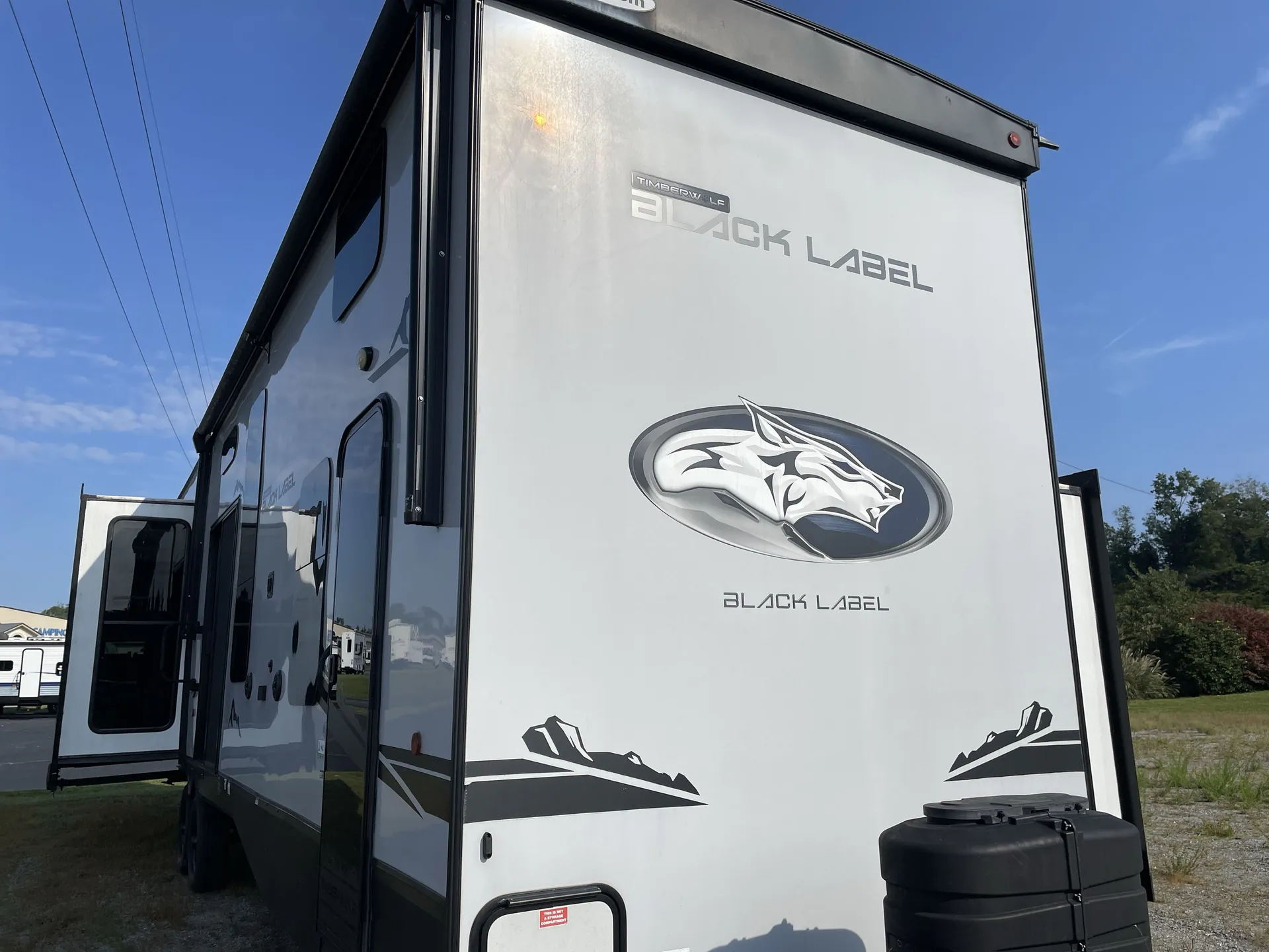 2024 Forest River Cherokee Timberwolf Black Label 39DLBL - Photo 2