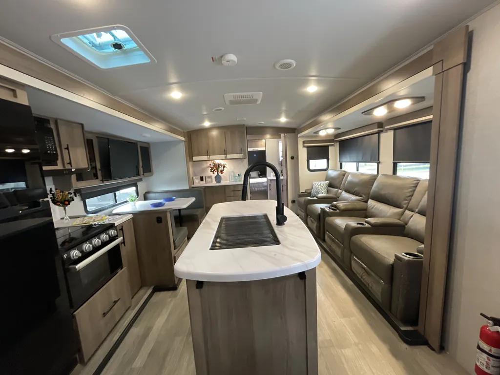 2023 Grand Design Imagine 3210BH, Photos photo 8