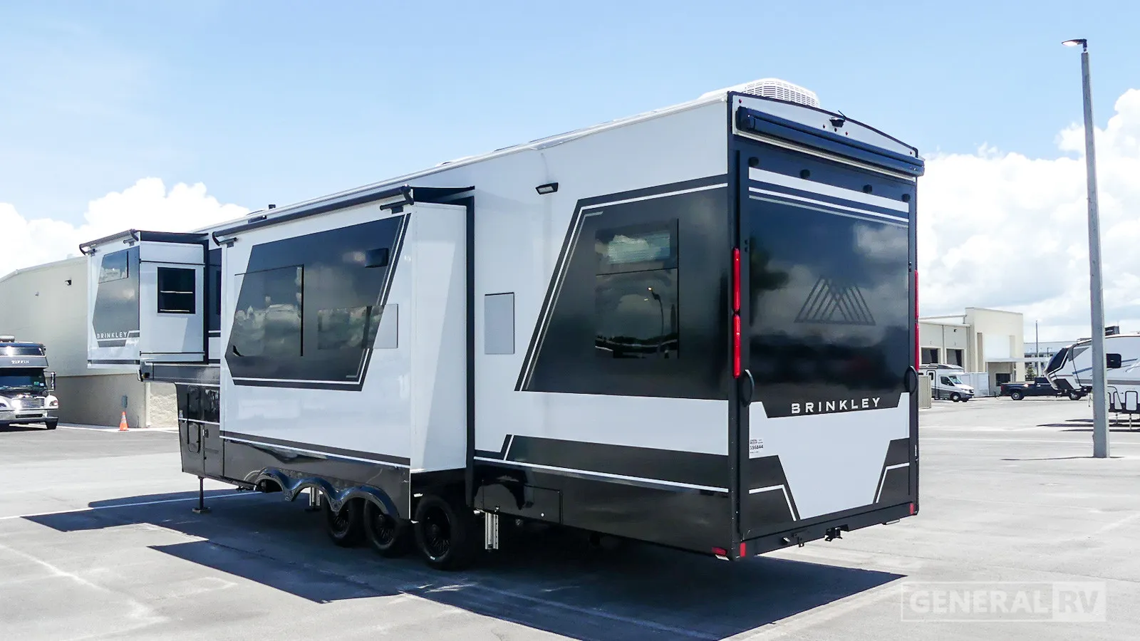 2025 Brinkley Model G 3250 - Photo 4