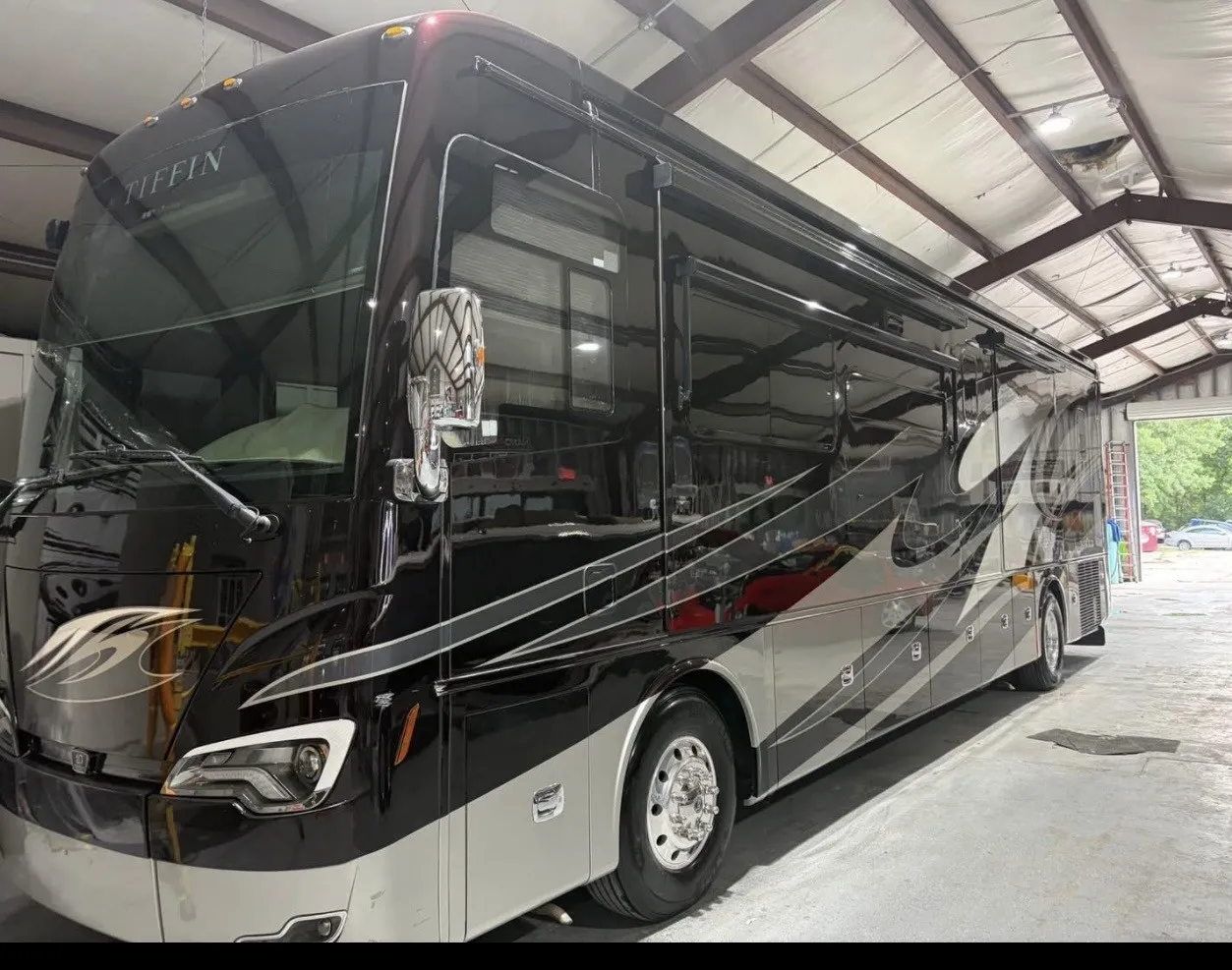 2019 Tiffin Allegro Bus 40 IP - Photo 2
