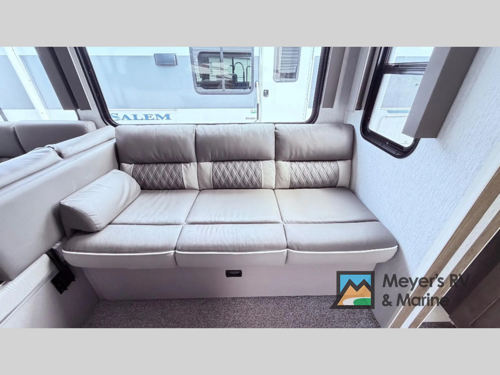 2022 Forest River Wildwood 31KQBTS — Photo 5