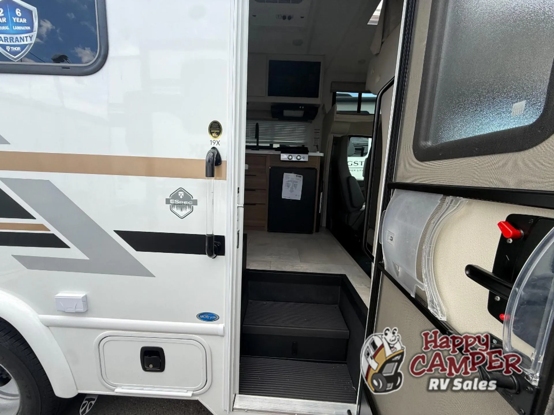 2027 Thor Motor Coach Chateau 19X - Photo 3