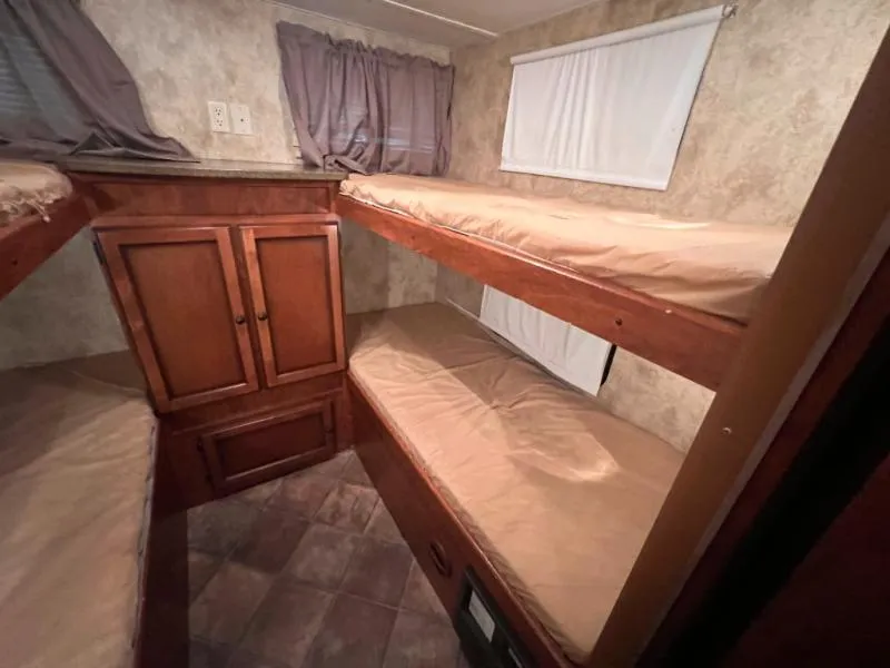 2011 Keystone RV Passport 290BH - Photo 3