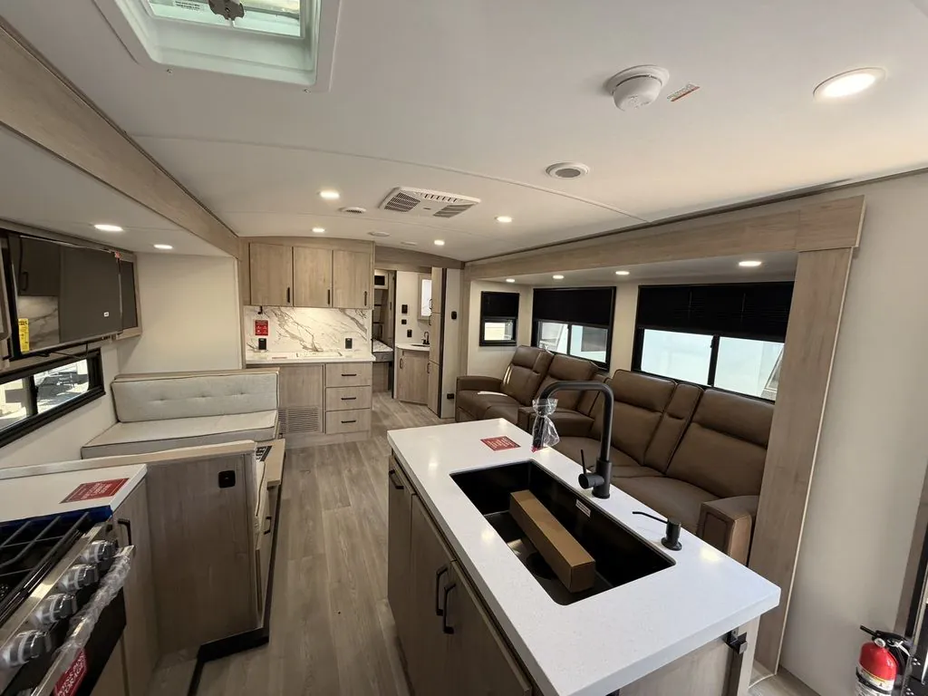 2026 Grand Design Imagine 3210BH, Photos photo 10
