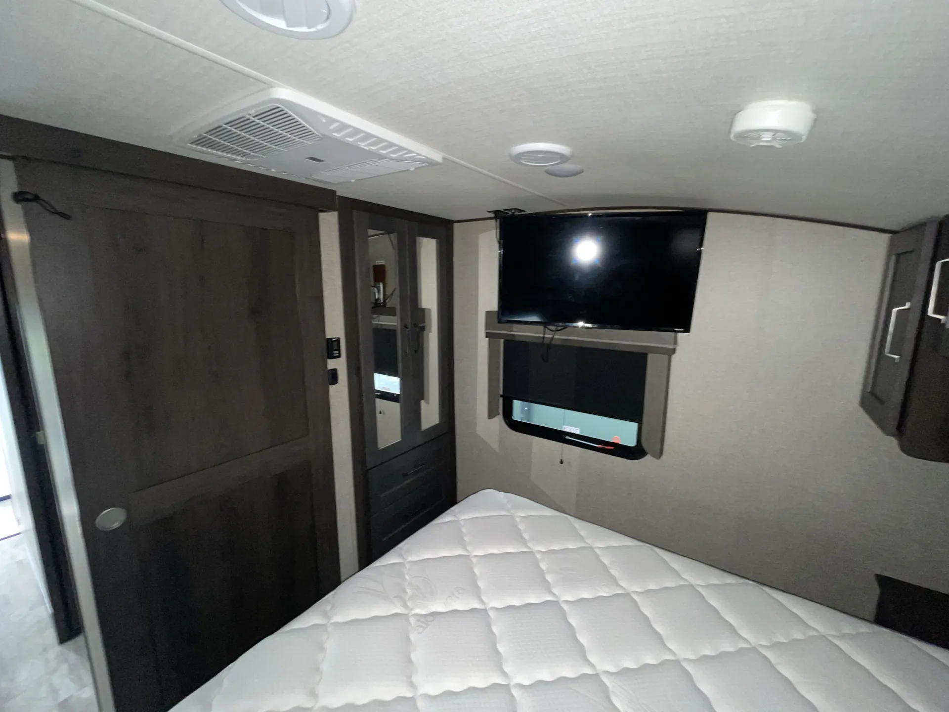 2023 Grand Design Reflection 324MBS — living area main