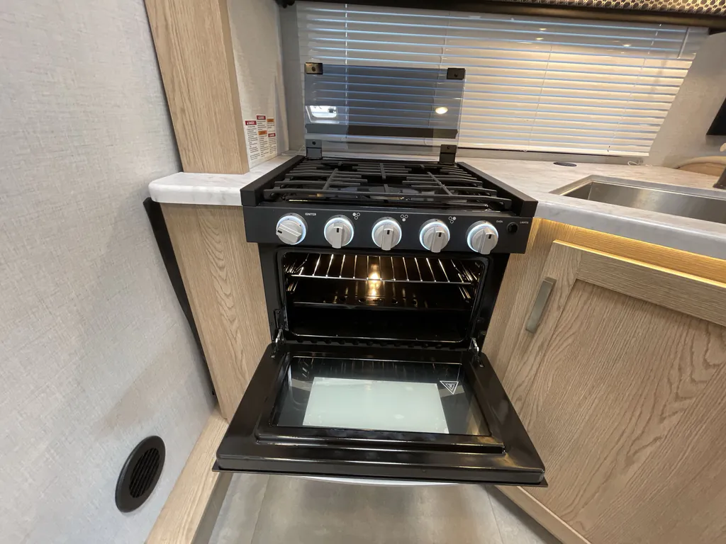 2026 Thor Motor Coach Freedom Elite 28HE, Photos photo 11