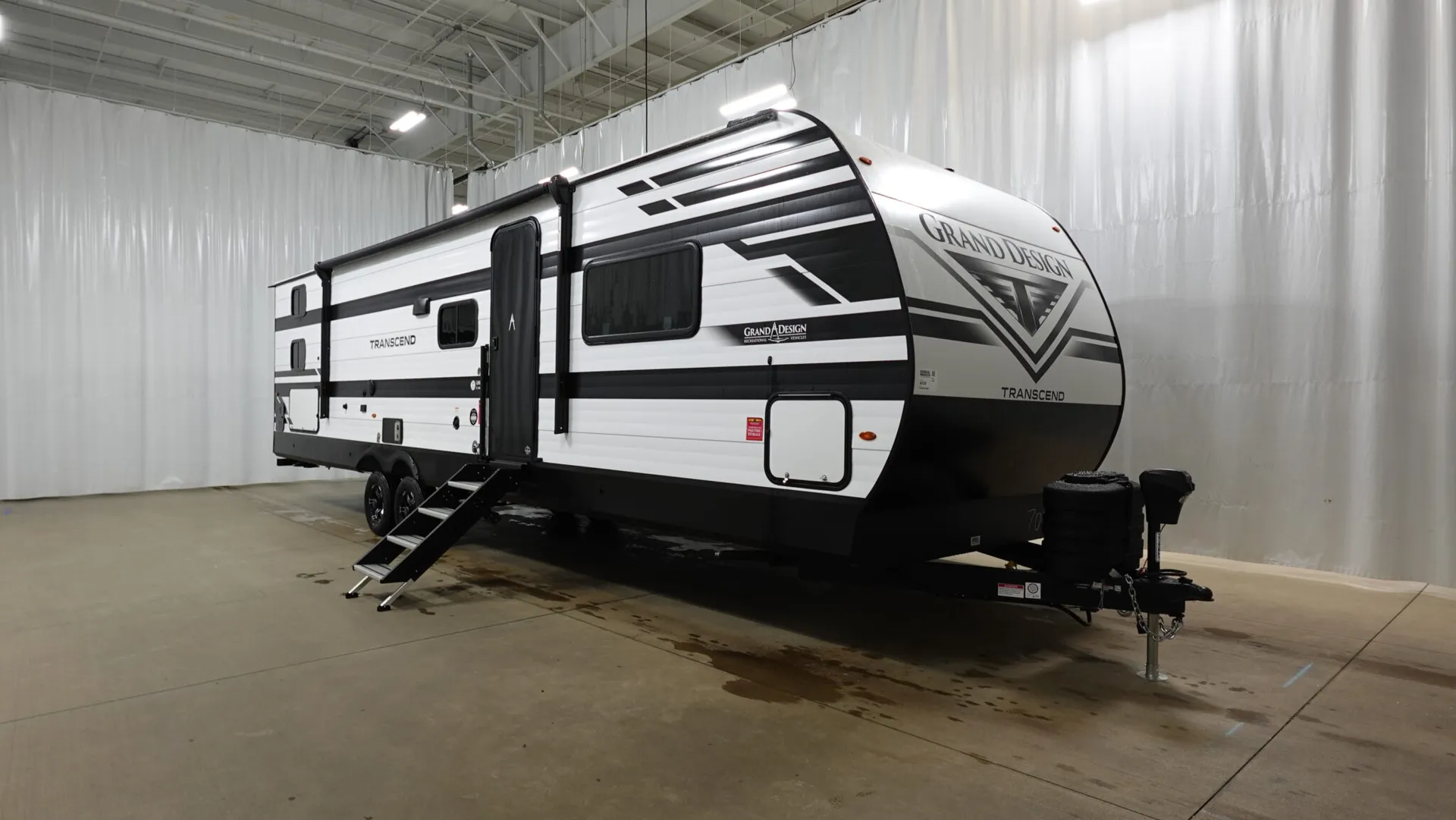 2026 Grand Design Transcend 335BHT - Photo 2