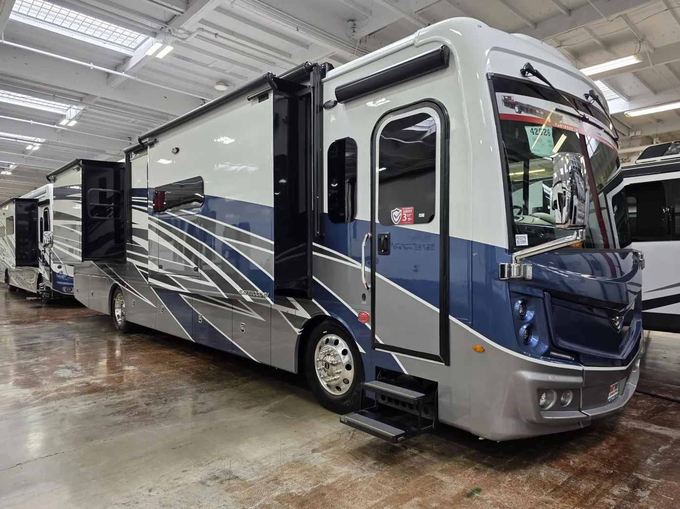 2026 Fleetwood Discovery 38N - Photo 2