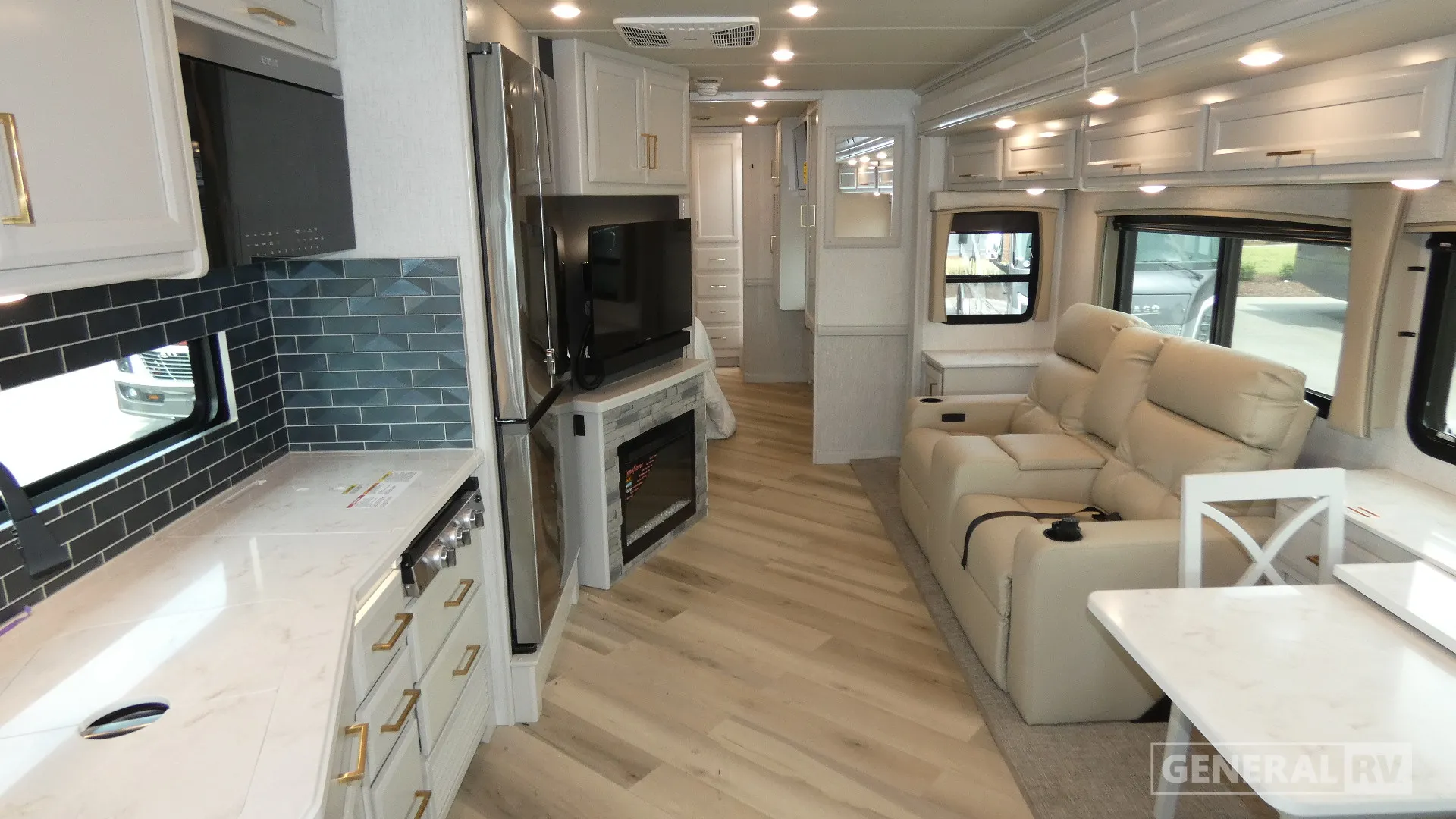 2026 Holiday Rambler Vacationer 35K - Photo 3