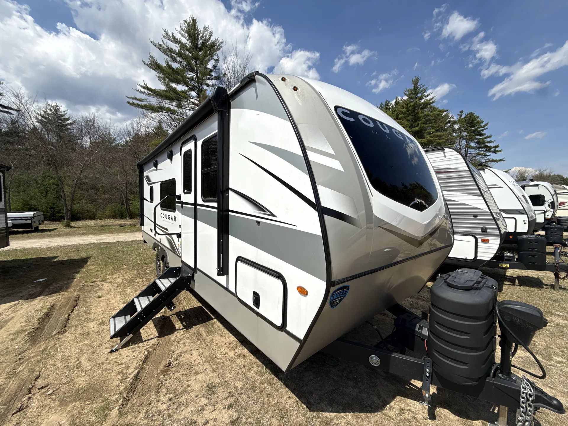 2024 Keystone Cougar Half-Ton 22MLS - Photo 2