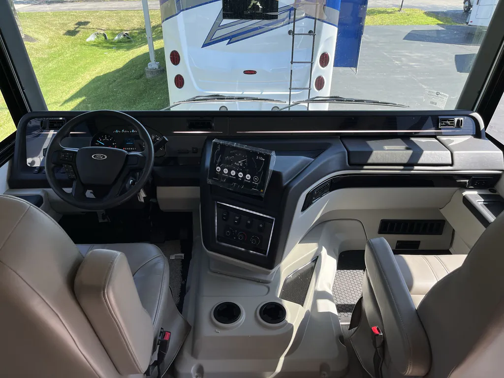 2027 Entegra Coach Vision XL 36C, Photos photo 6
