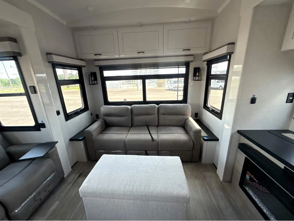 2026 Jayco Pinnacle 36FBTS, Photos photo 12