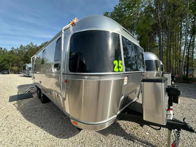 2026 Airstream Trade Wind 25FB - Photo 4