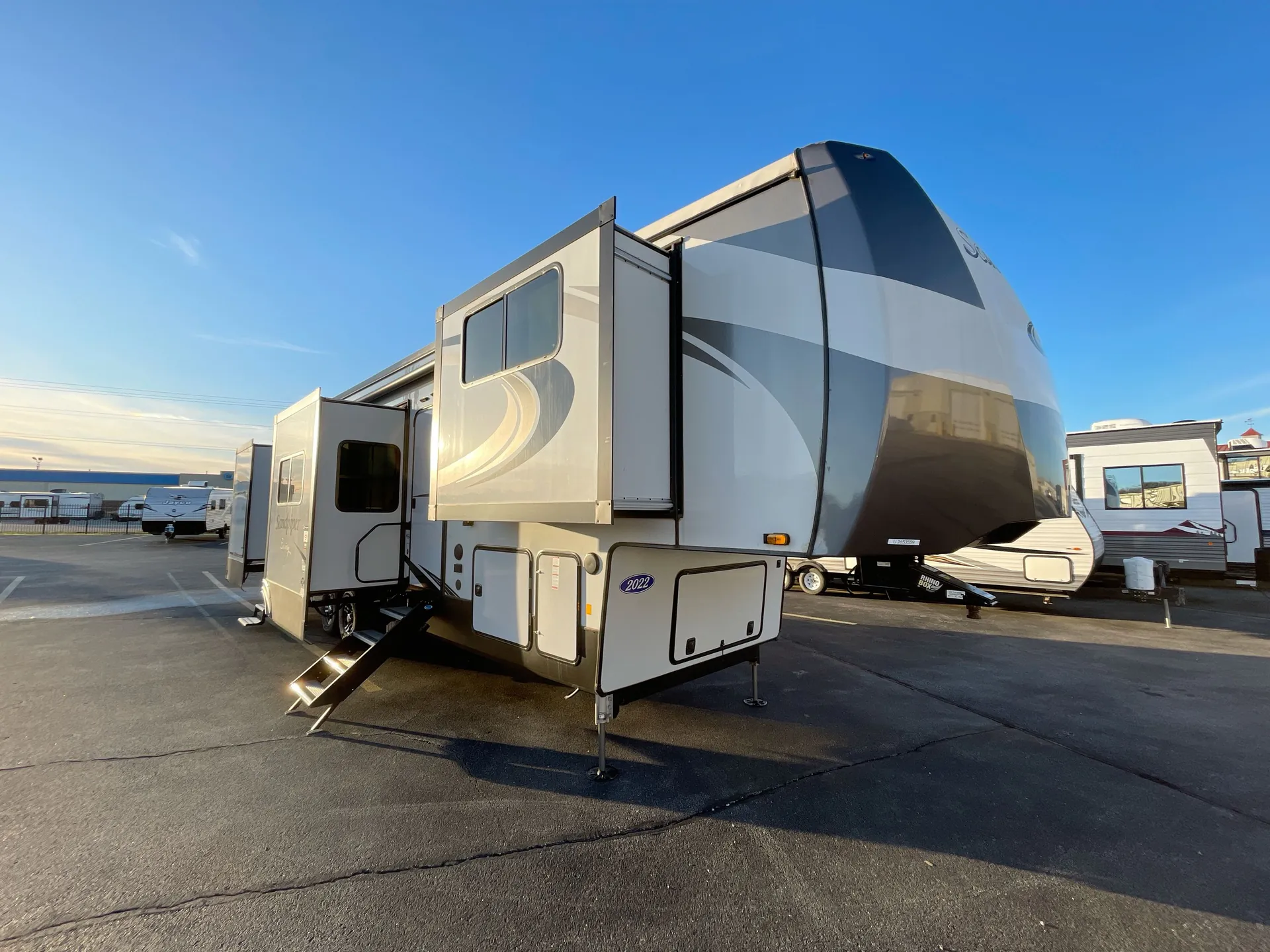 2022 Forest River Sandpiper Luxury 38FKOK - Photo 2