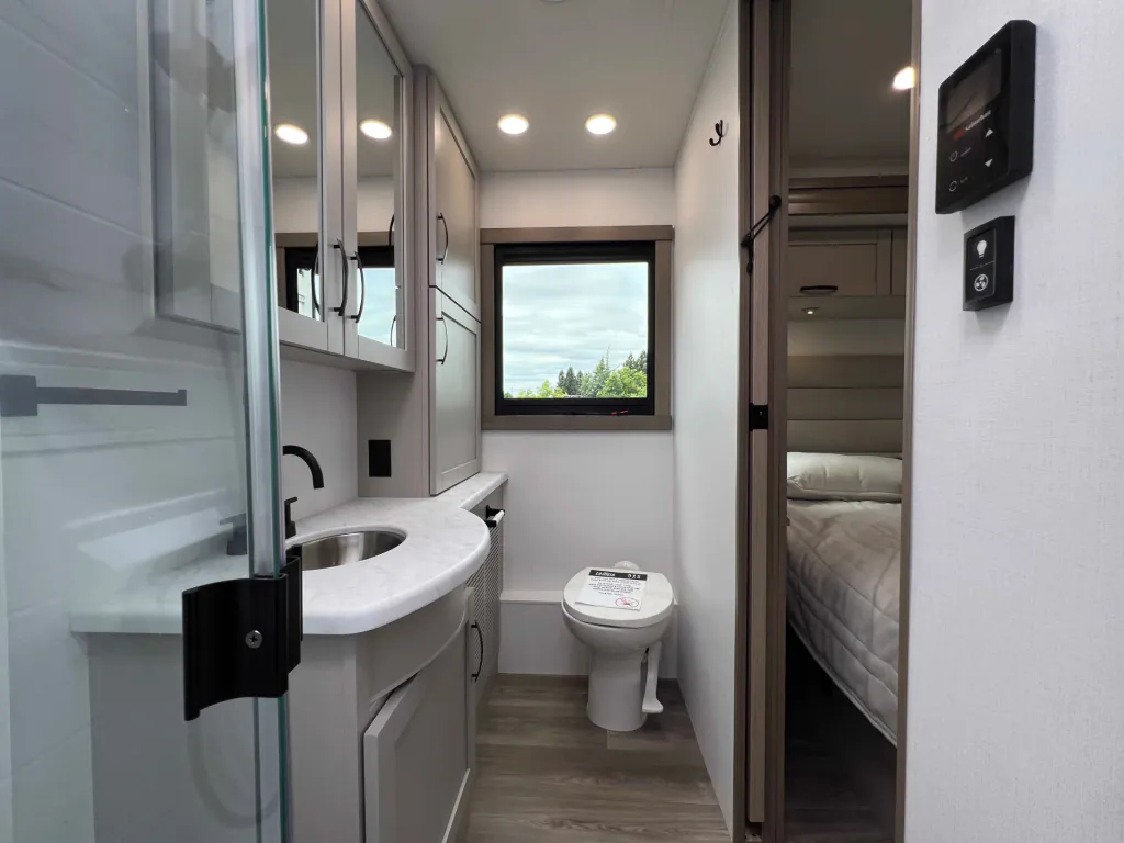 2027 Entegra Coach Vision XL 36C, Photos photo 25