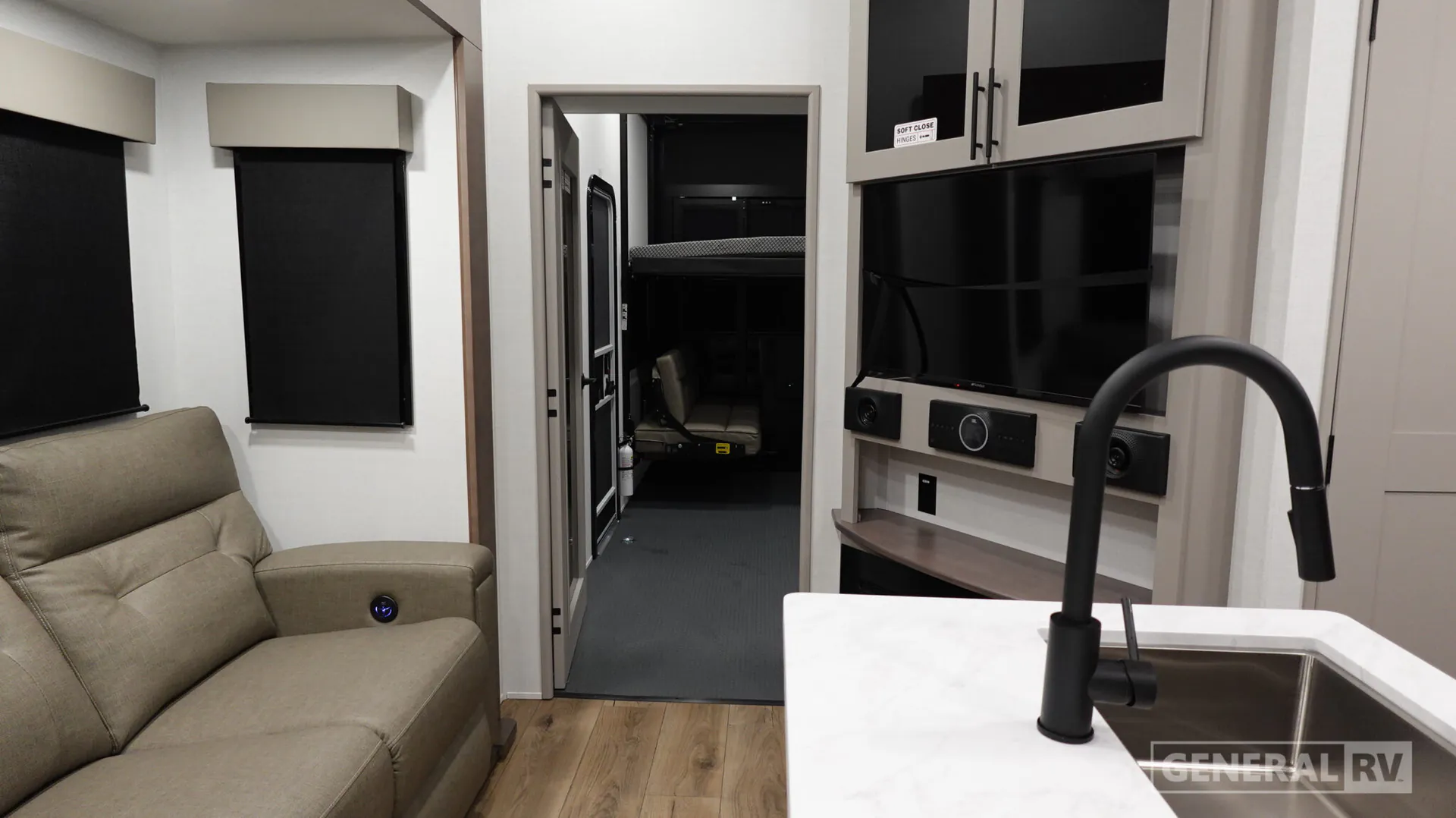 2027 Alliance RV Valor All-Access 35A14 - Photo 3