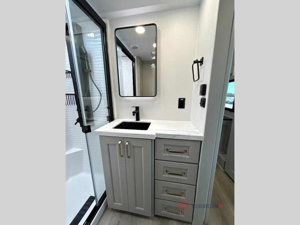 2026 Brinkley Model G 4100, Photos photo 38