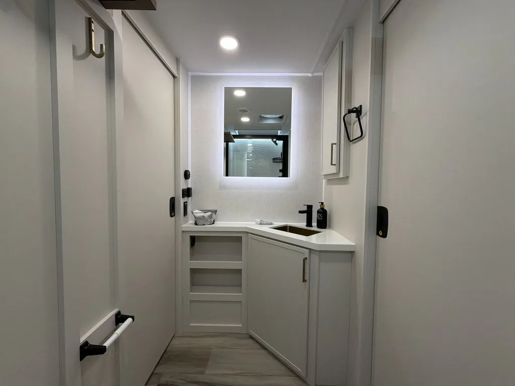2027 Brinkley Model I 294, Photos photo 21