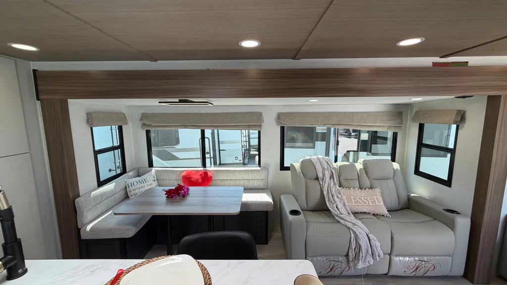 2026 Forest River Vibe 3400XL, Photos photo 8
