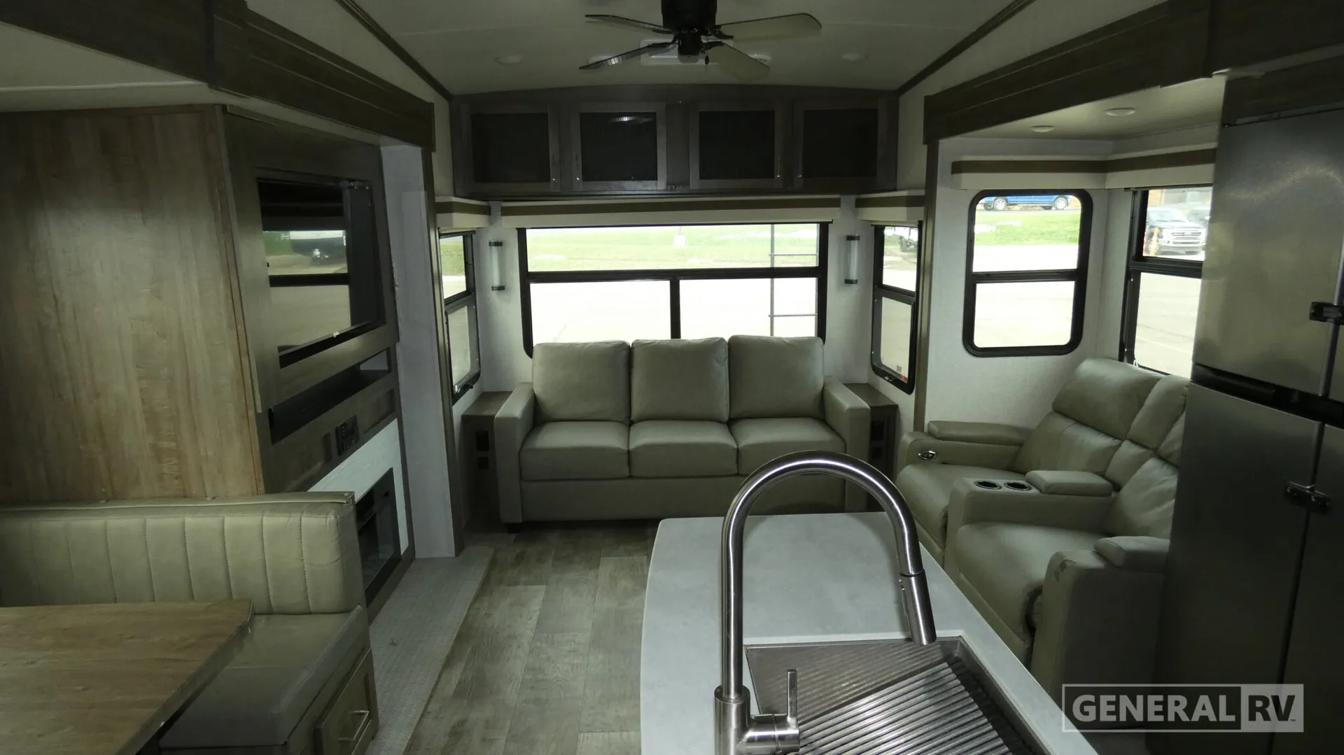 2022 Forest River Rockwood Signature Ultra Lite 8288SB - Photo 3