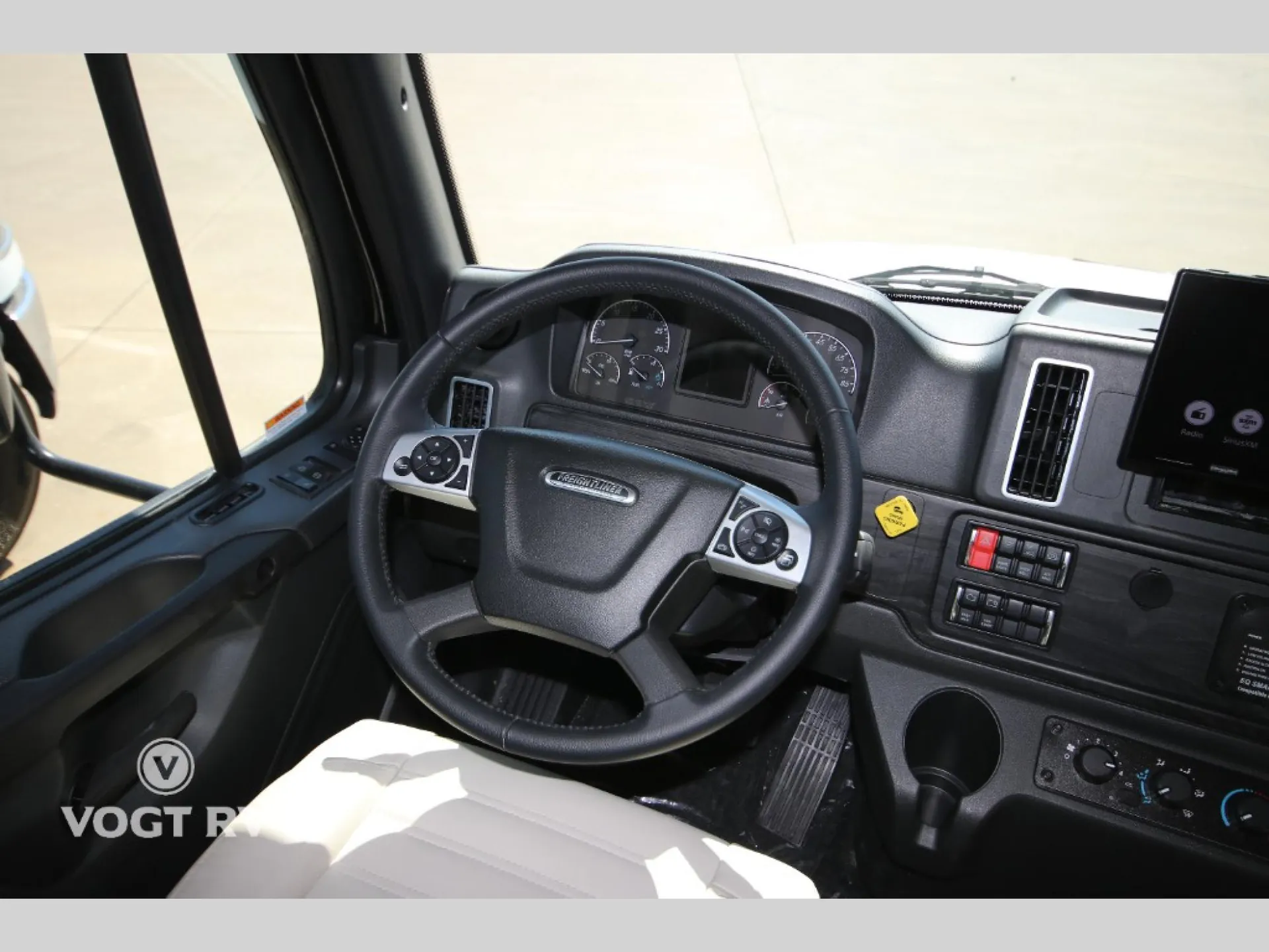 2027 Jayco Seneca 37M - Photo 3