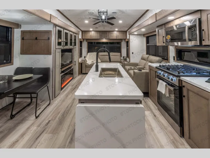 2026 KZ Durango 302RLT - Photo 3