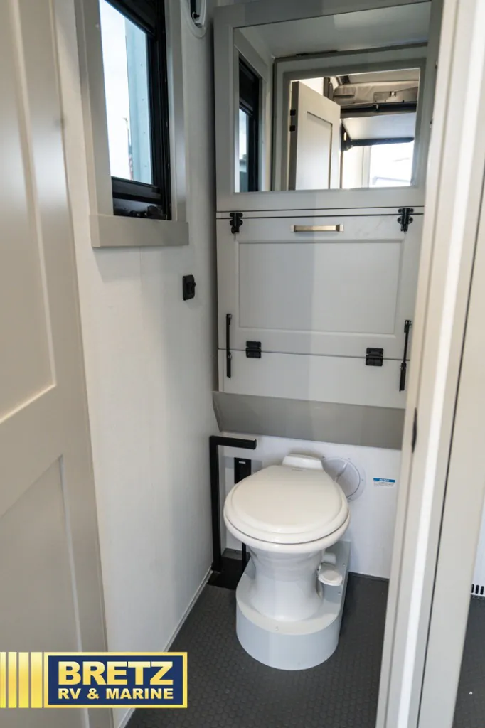 2026 Brinkley Model G 3950, Bathroom photo 3