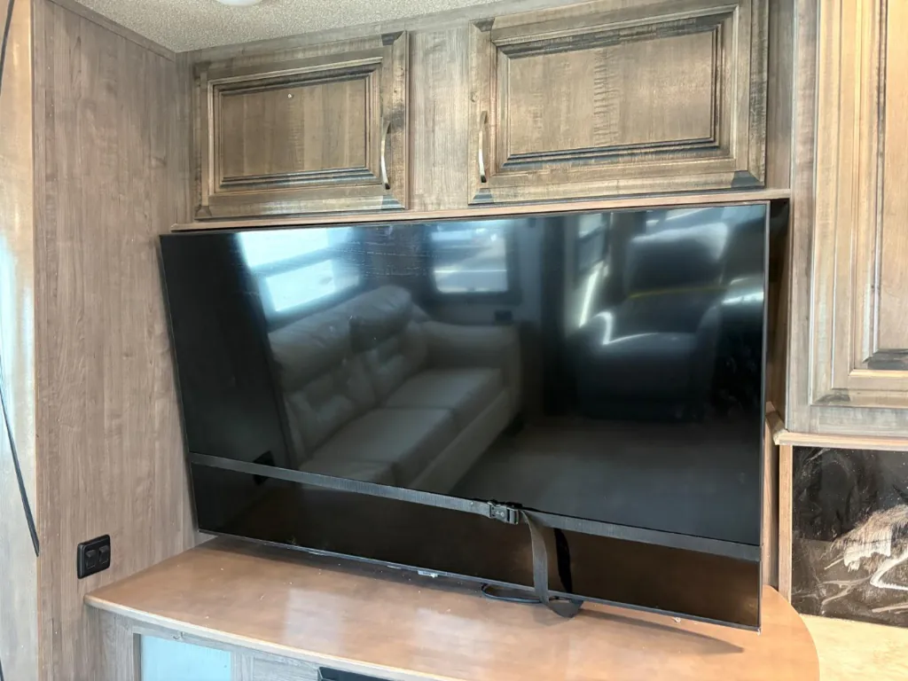 2020 Forest River Cedar Creek Champagne Edition 38EL, Photos photo 27
