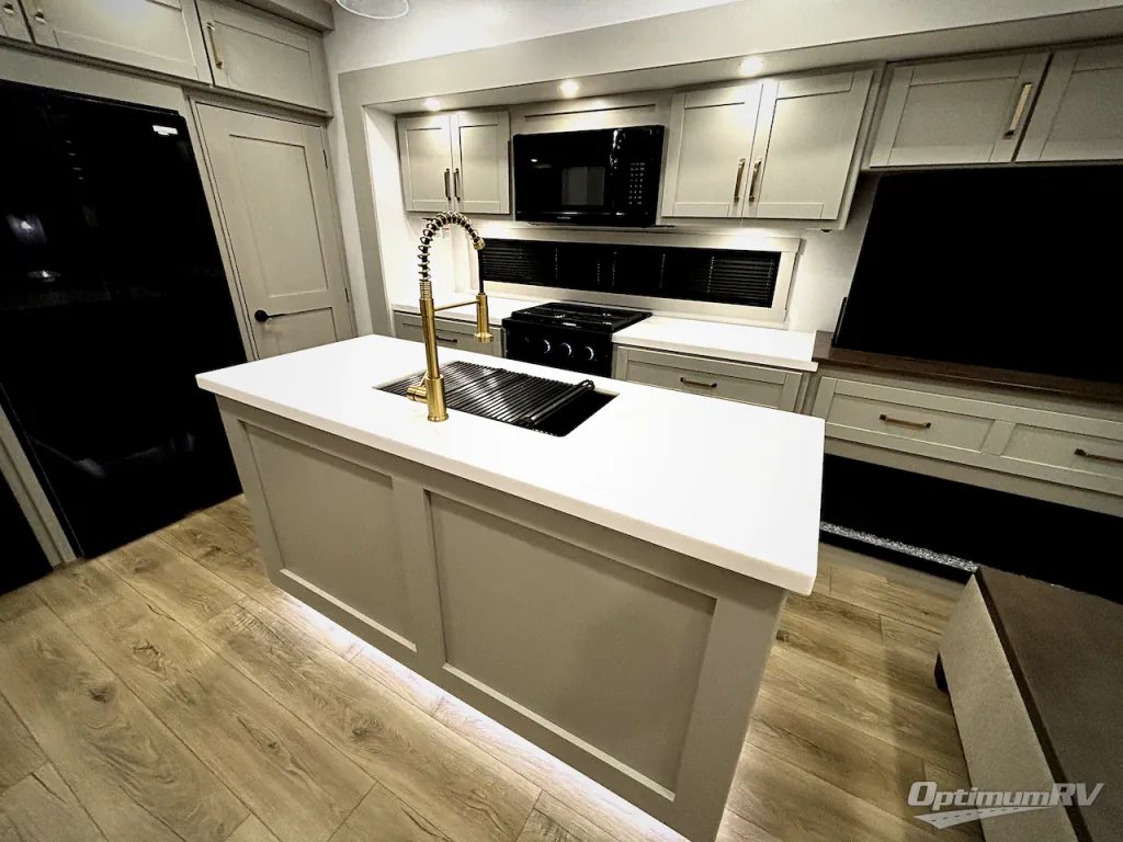 2025 Brinkley Model Z 3300, Photos photo 15