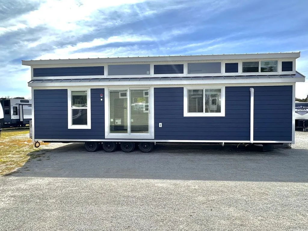 2026 GREAT OUTDOOR COTTAGES Lifestyle 210-L - Main photo
