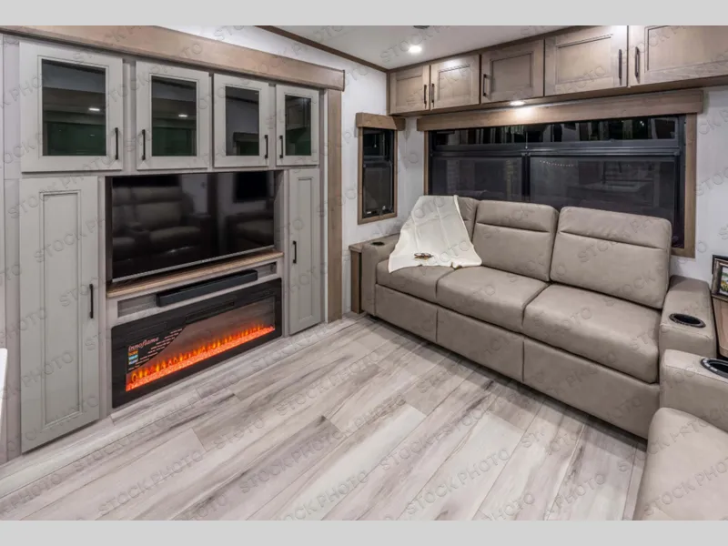 2026 KZ Durango 302RLT - Photo 4