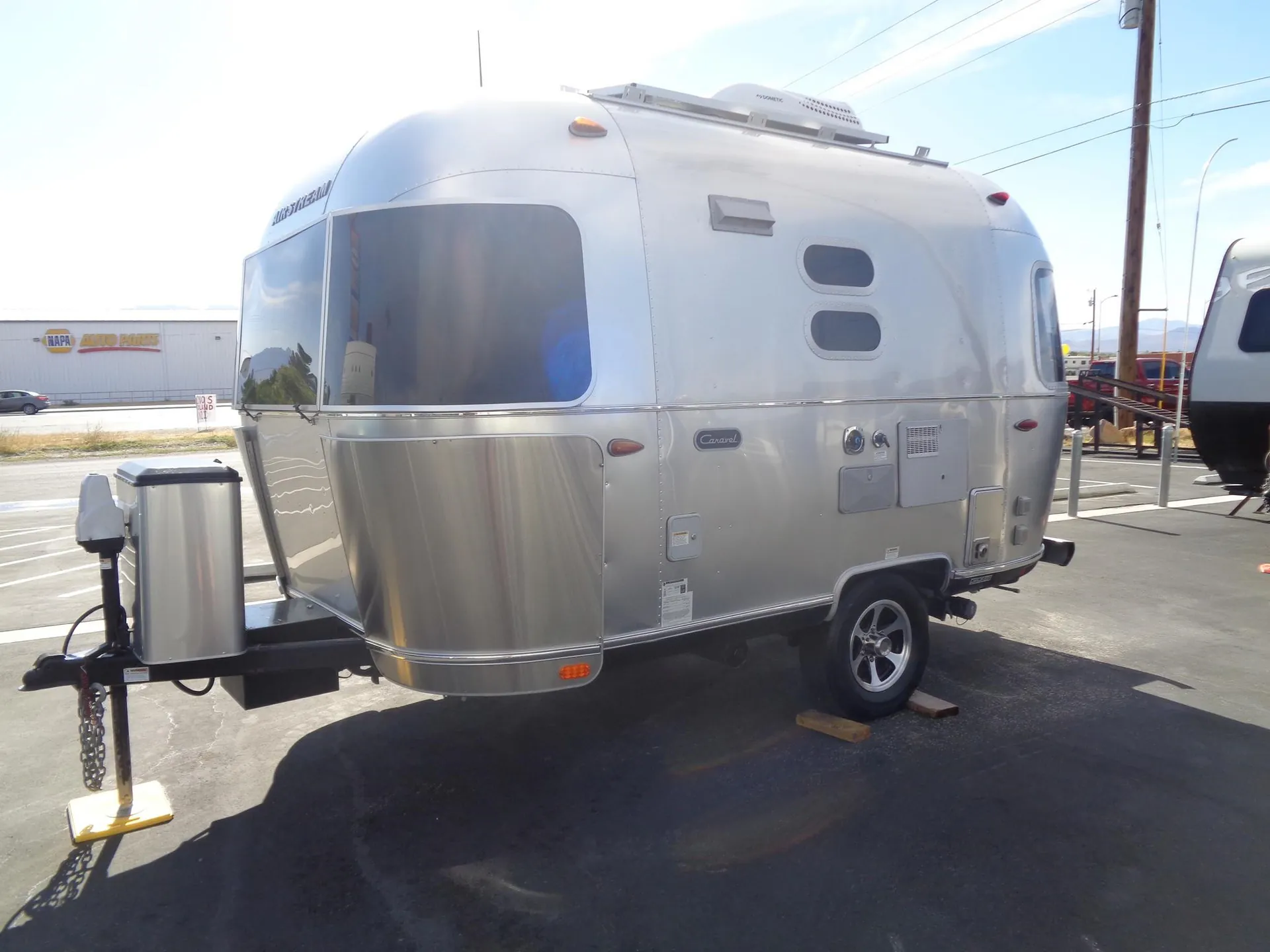 2020 Airstream Caravel 16RB - Photo 3