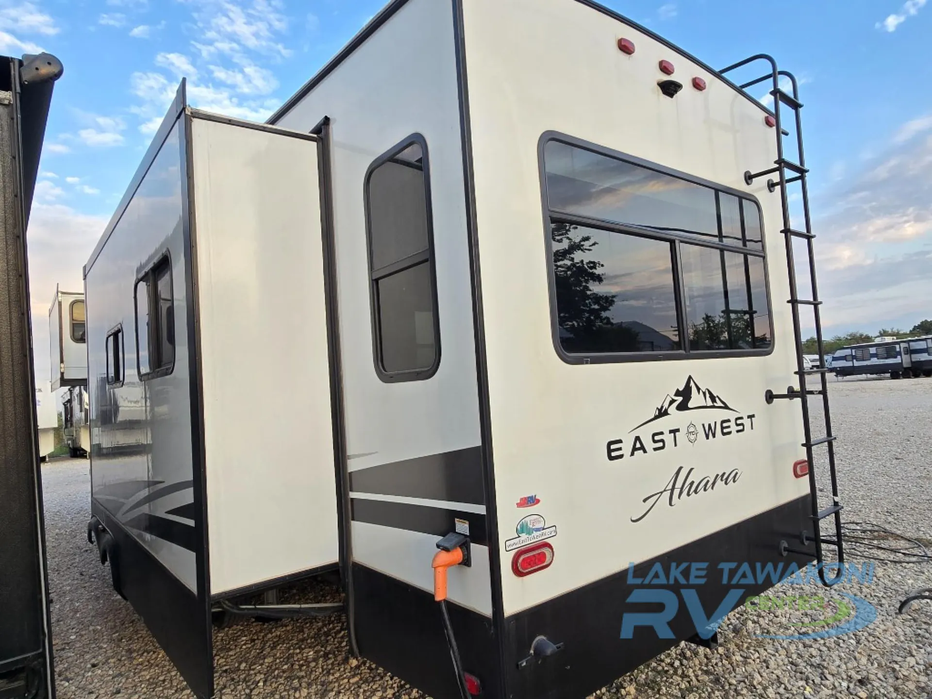 2022 East to West Ahara 365RL - Photo 4