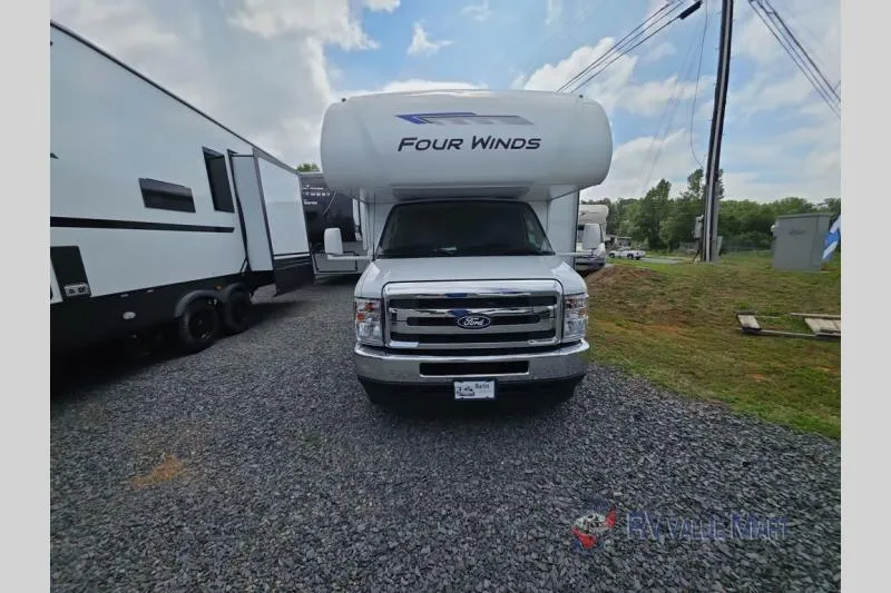 2026 Thor Motor Coach Four Winds 31E - Photo 4