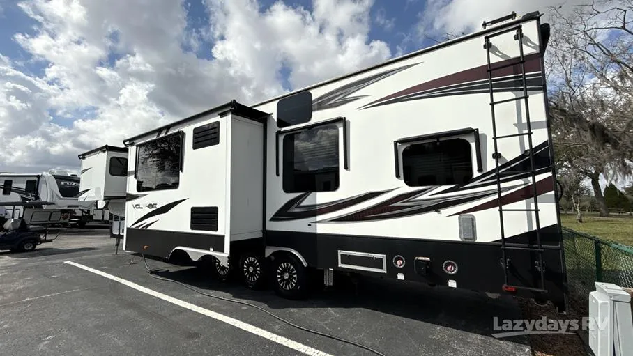 2017 Dutchmen Voltage 4150 - Photo 4