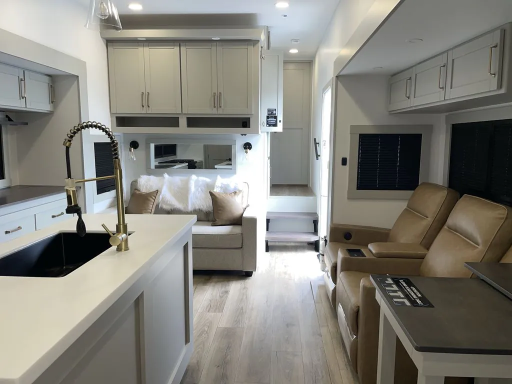 2026 Brinkley Model Z 3420, Photos photo 21