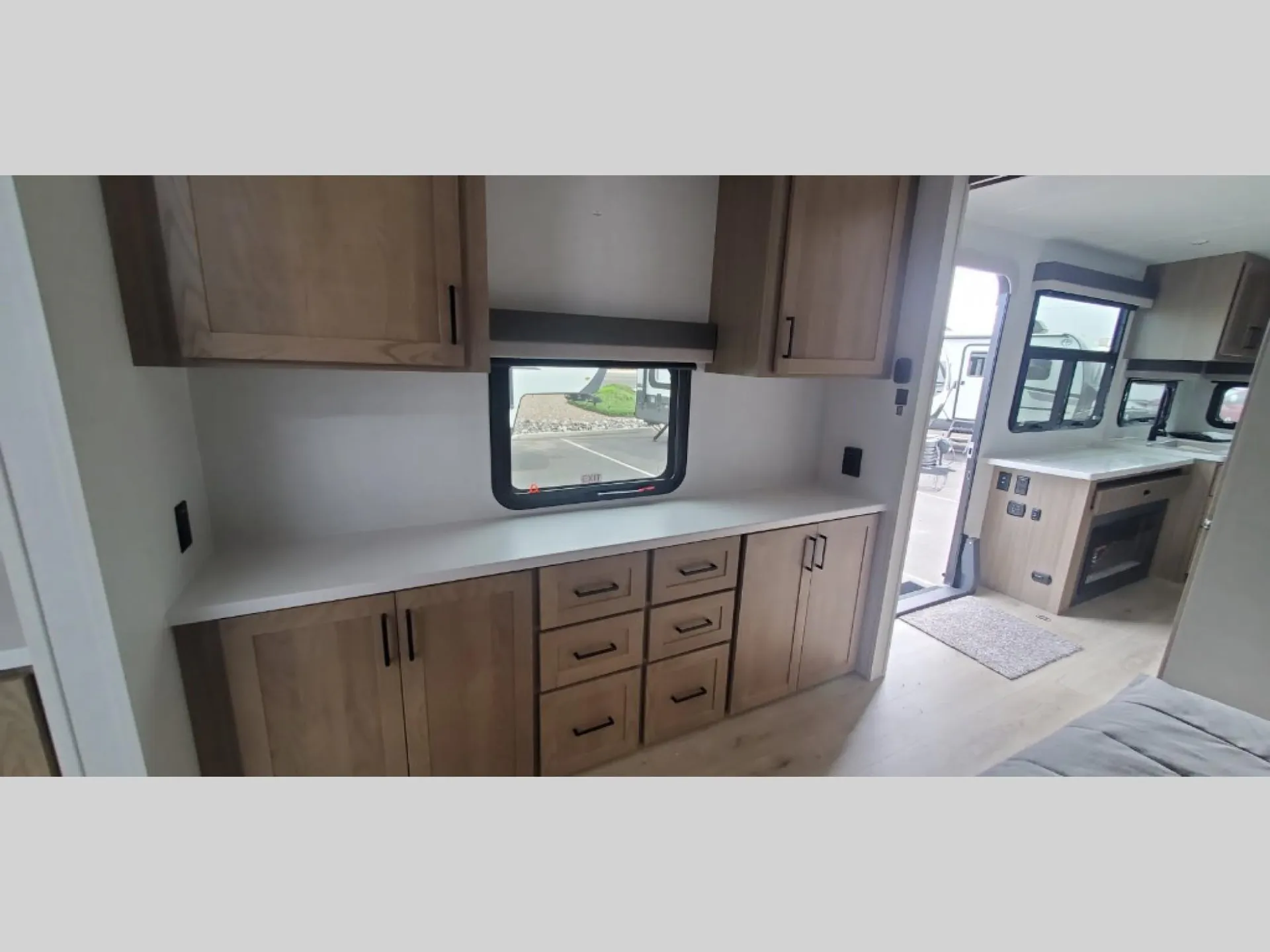 2027 Forest River Rockwood Ultra Lite 2711RK — Photo 6