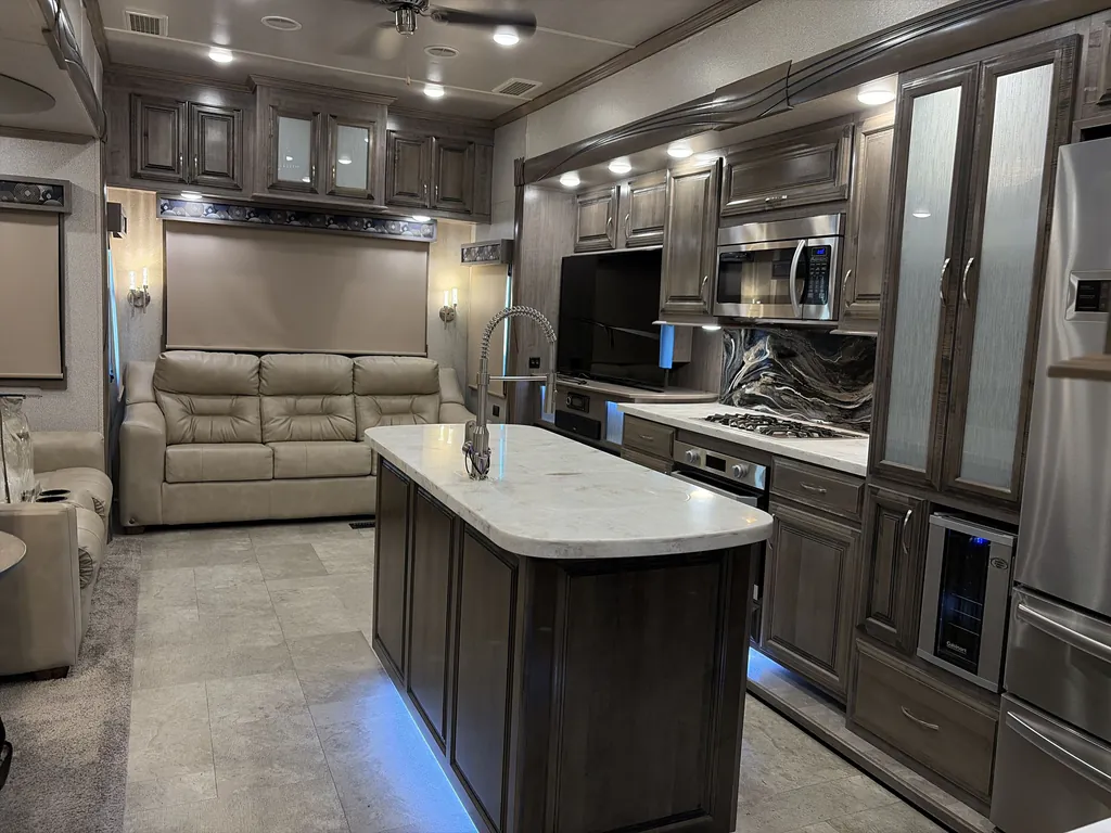2020 Forest River Cedar Creek Champagne Edition 38EL, Photos photo 2
