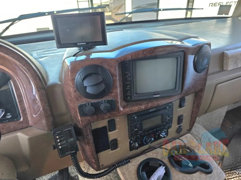 2010 Winnebago Adventurer 37F - Photo 4