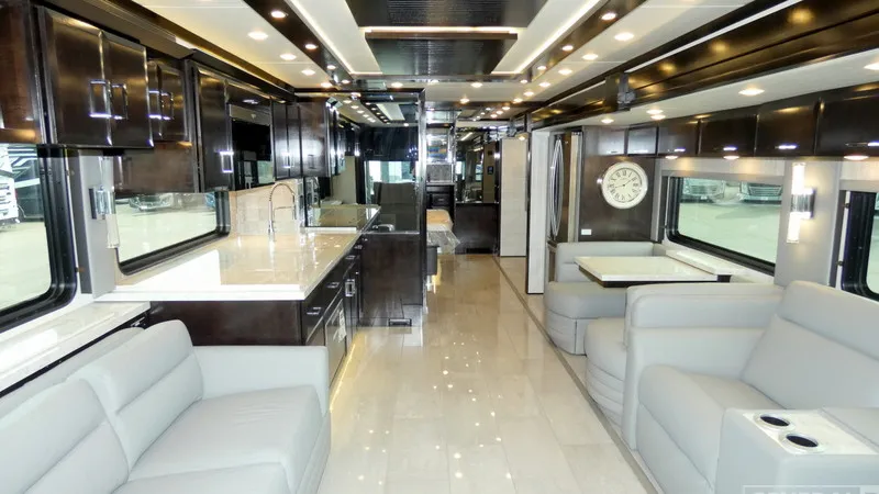 2026 Newmar Mountain Aire 4118 - Photo 3