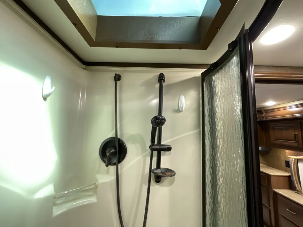 2015 Entegra Coach Aspire 42RBQ, Photos photo 39