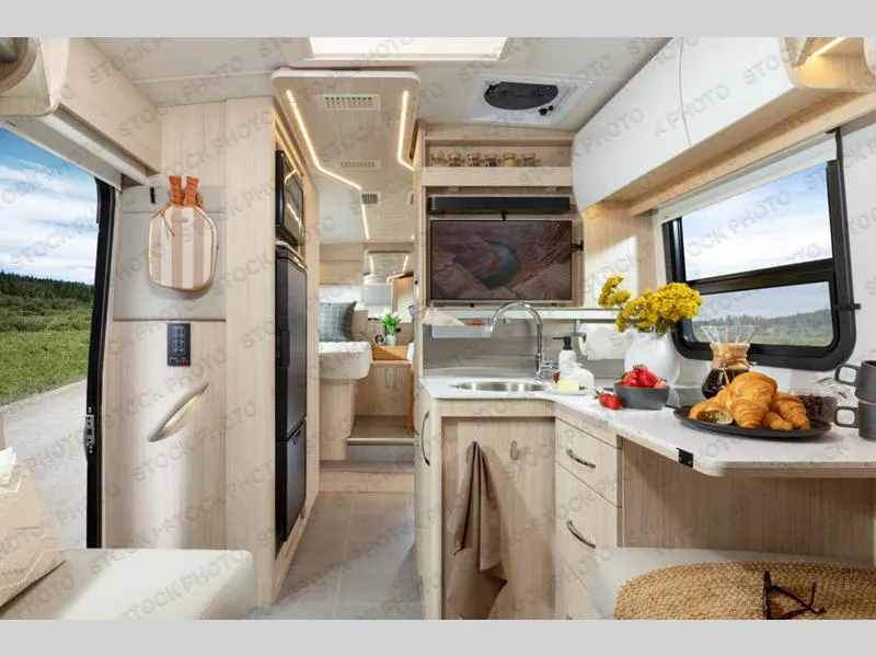 2027 Leisure Travel Wonder 24RTB - Photo 4