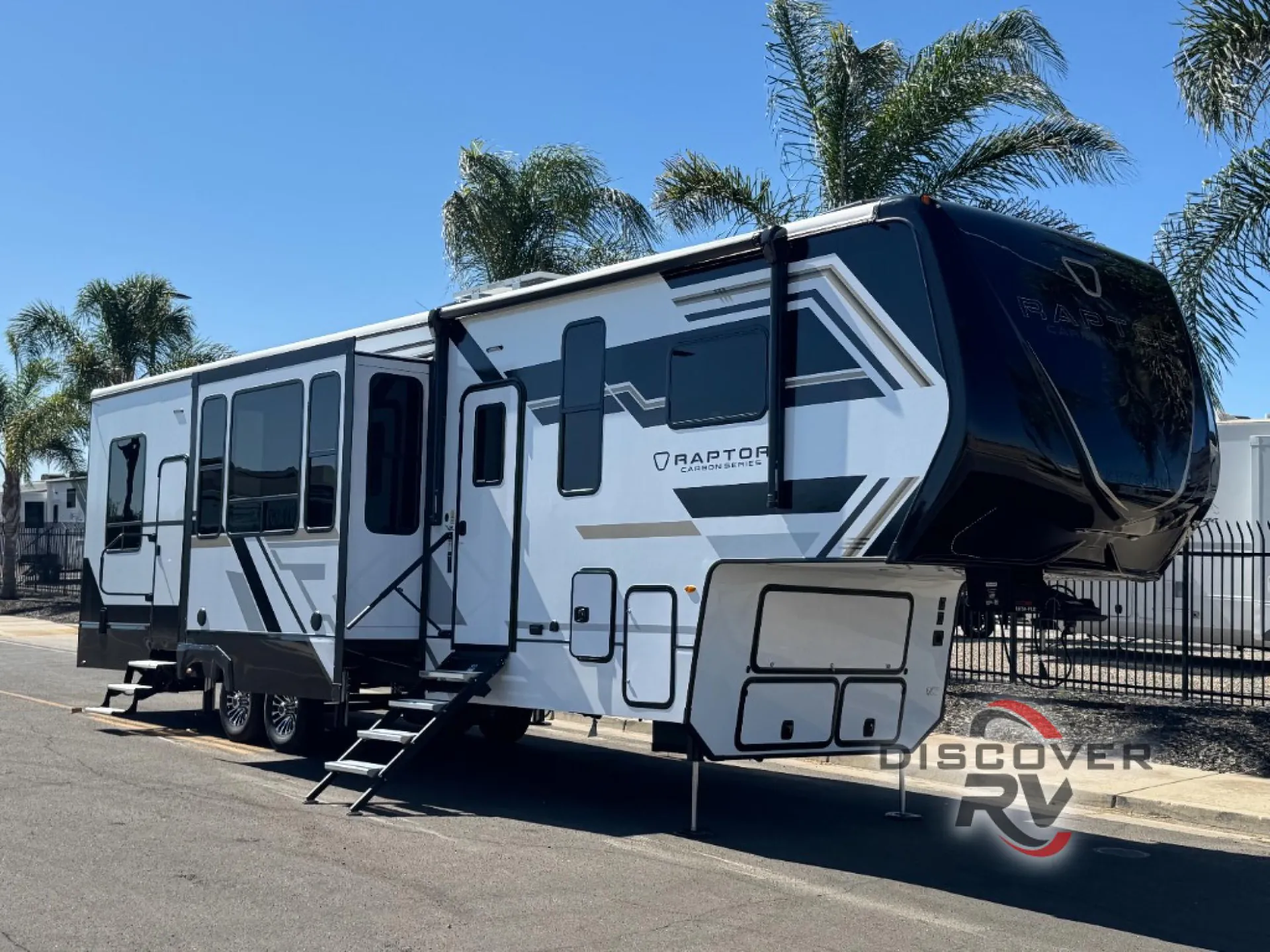 2026 Keystone Carbon 358 - Photo 2