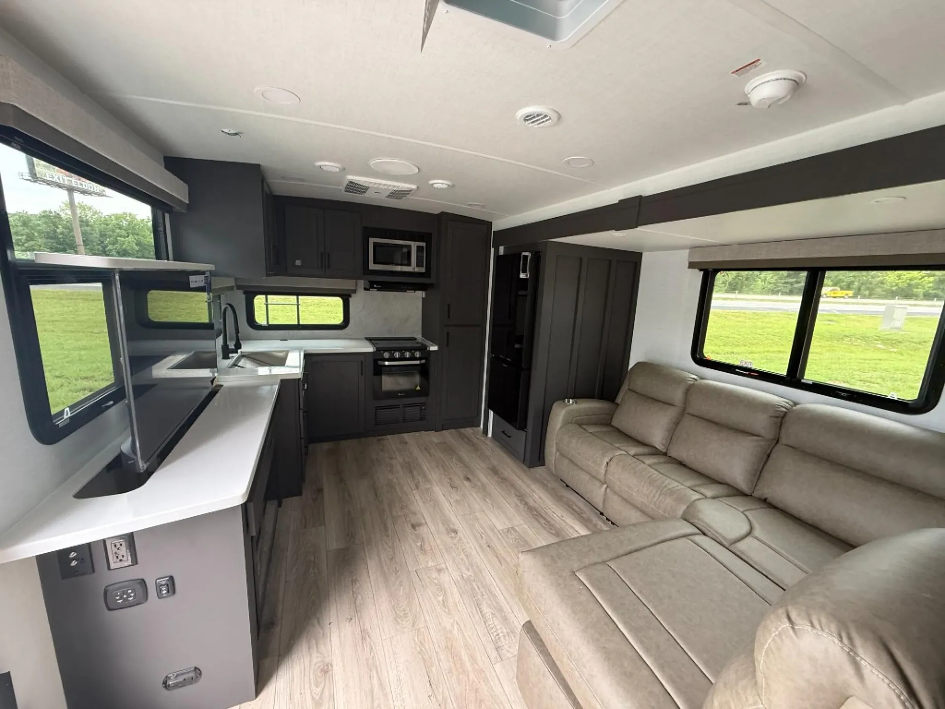 2027 Forest River Rockwood Ultra Lite 2711RK - Photo 3
