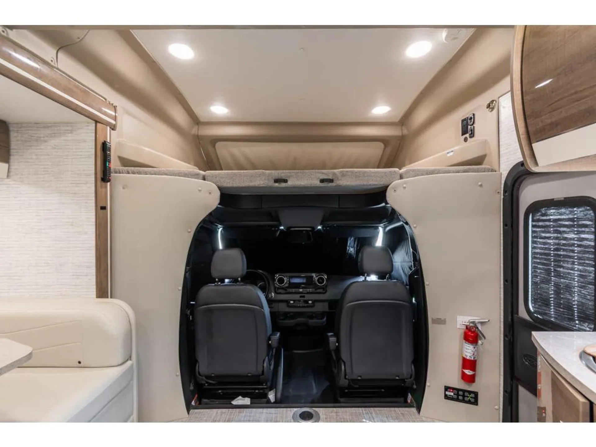 2024 Entegra Coach Qwest 24R - Photo 4