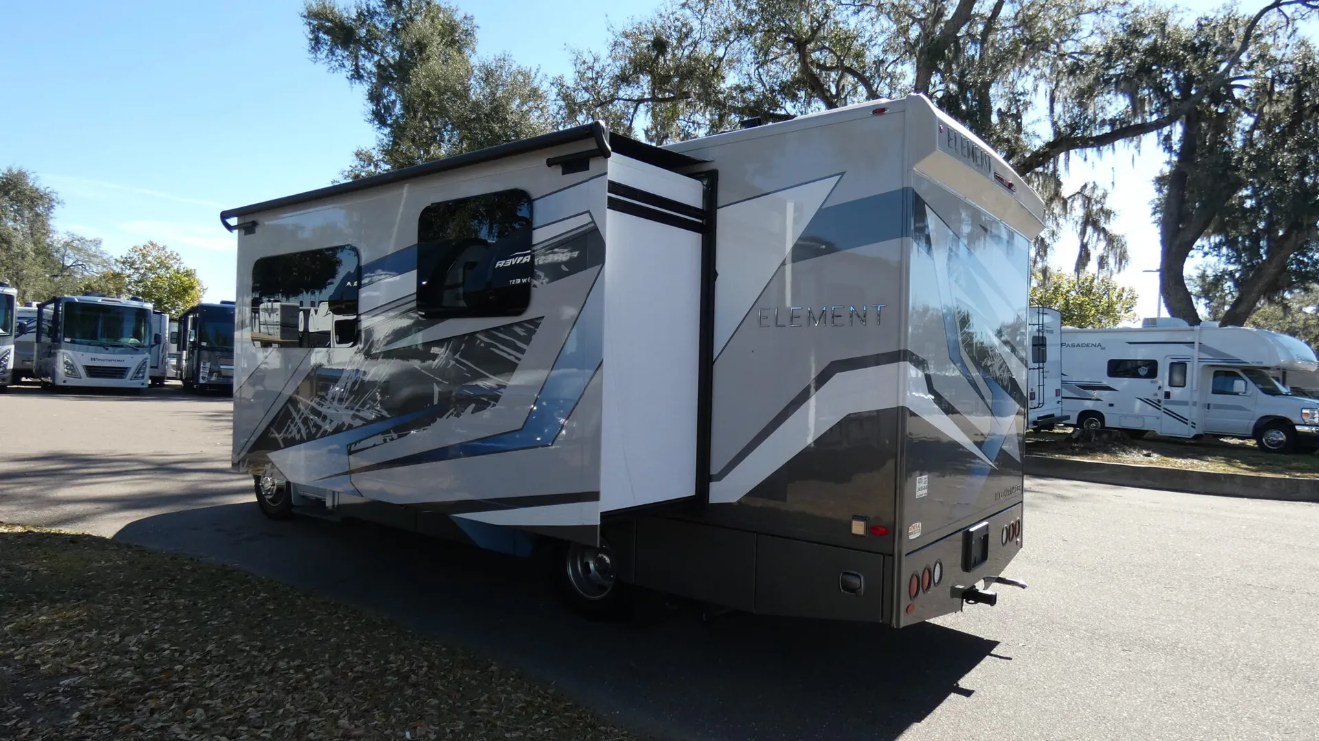 2026 Holiday Rambler Element 25M - Photo 4