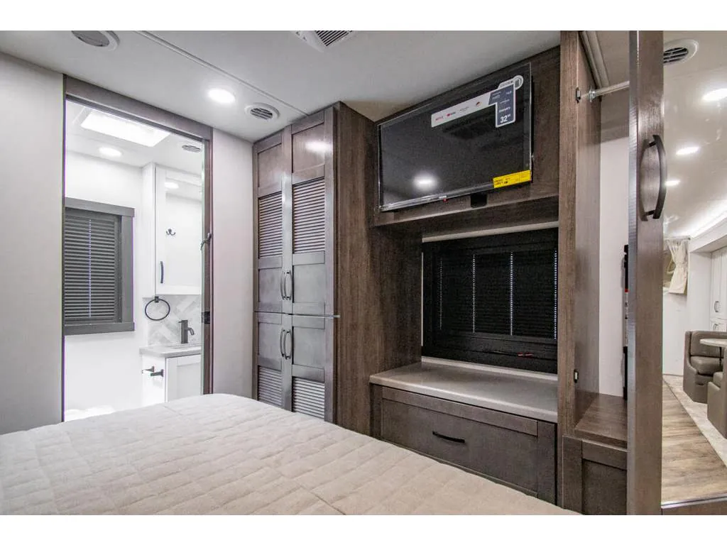 2026 Entegra Coach Accolade 37K, Photos photo 32